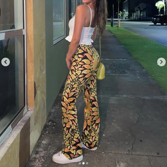 Zara  Printed Flared Pants Trousers Groovy Floral 70's Pattern Sz Small - Picture 16 of 16